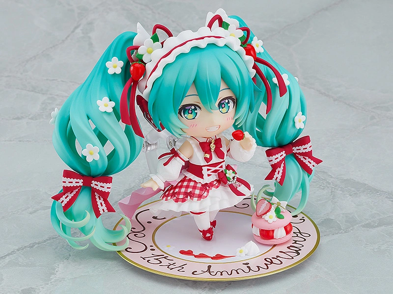 Nendoroid - #1939 - Vocaloid Hatsune Miku 15th Anniversary Version GSC ...